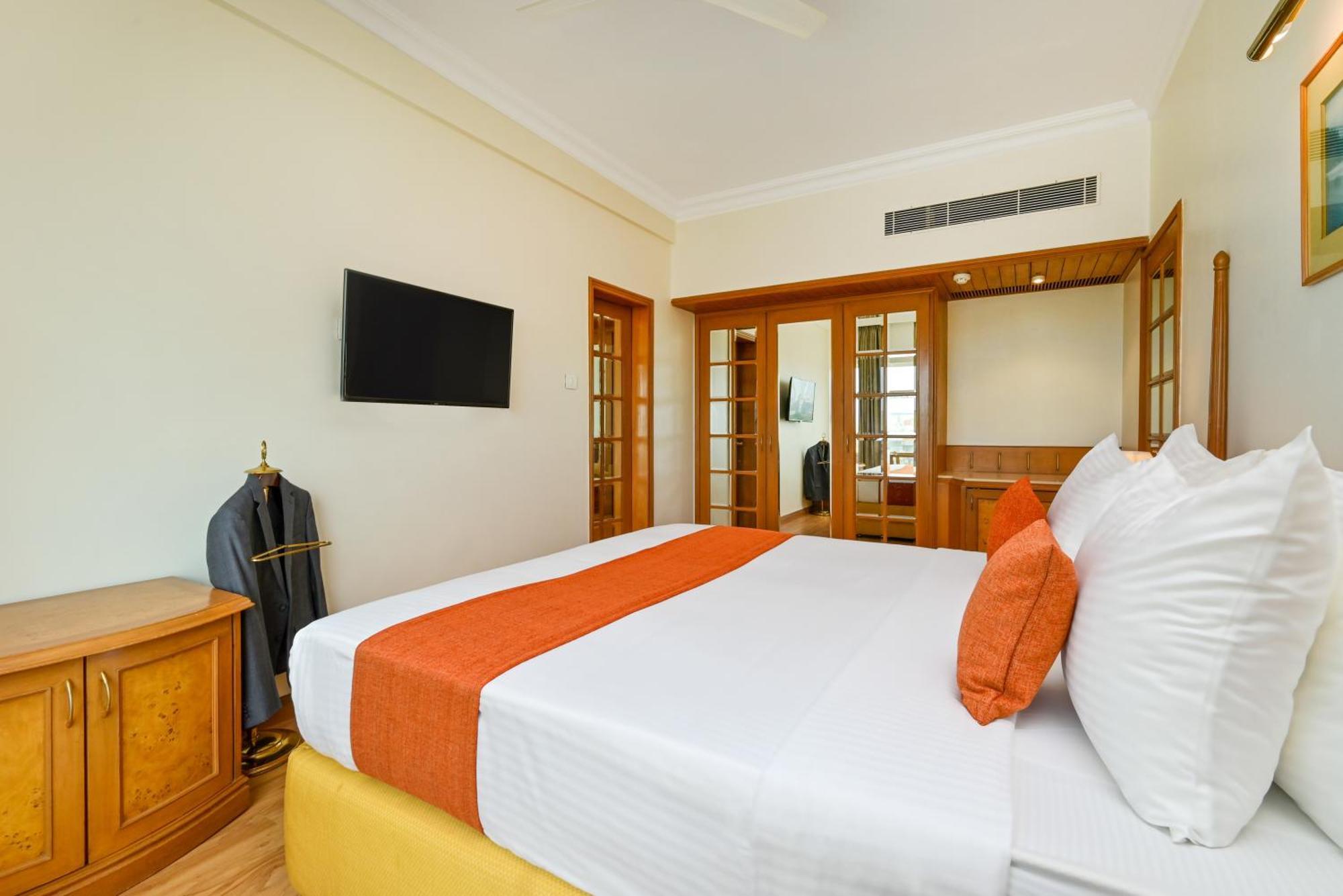 Fariyas Hotel Mumbai , Colaba Экстерьер фото